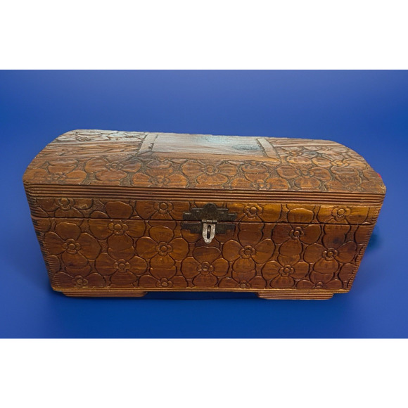 Vintage Mid-Century Carved Wooden Trinket Box Floral Carving Leopard Lining - Picture 1 of 9